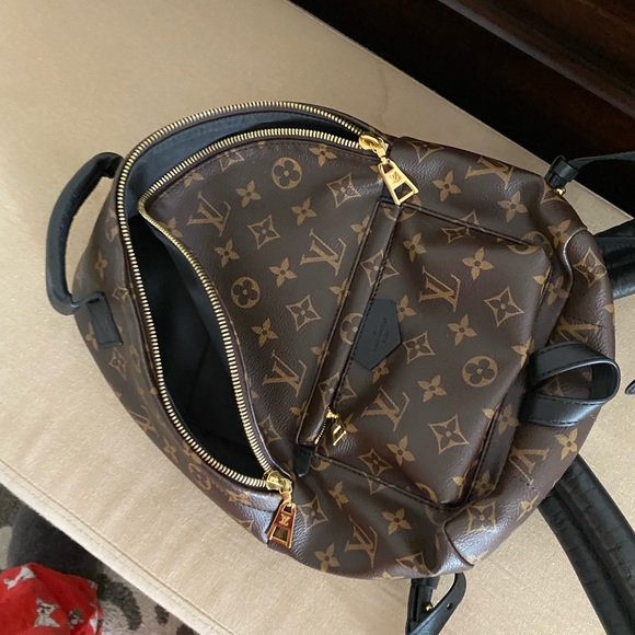 I wore this backpack 2x it’s brand new I bought it 8 months ago. - Picture 1 of 4